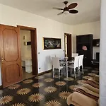 דירה Arimondi 100